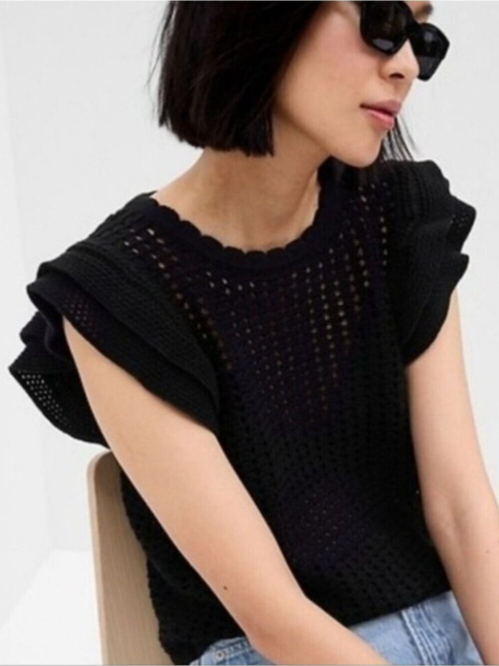 GAP FLUTTER SLEEVE CROCHET SWEATER BLACK SIZE SMALL EUC